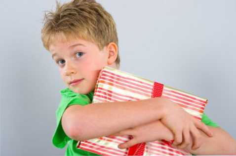 Co dać chłopcu na 5 lat przydatnych i zabawnych prezentów dla chłopaków