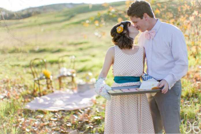 Kaj podariti možu ob njuni obletnici poroke, prvo najsrečnejše leto