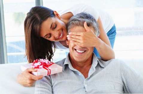Apa yang harus diberikan untuk ulang tahun kepada suami, orang terkasih