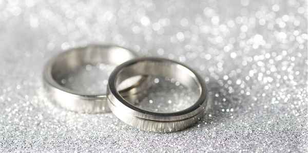 Що подарувати батькам на срібну річницю весілля