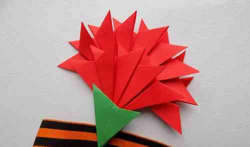 Papierowy kwiat goździka (Origami)