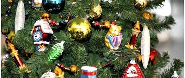 Gagasan untuk dekorasi Natal sederhana untuk Tahun Baru