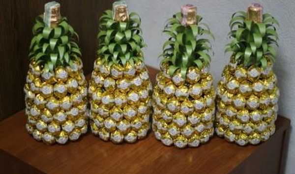 Kako narediti ananas iz šampanjca in sladkarij