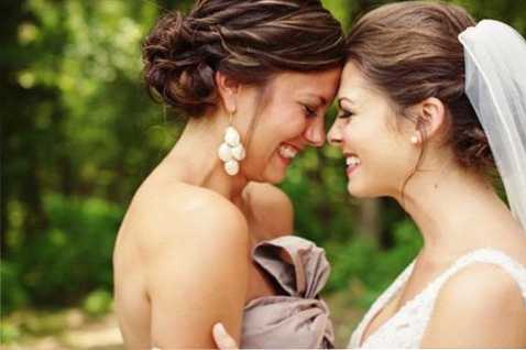 Prezent ślubny dla siostry - jaki powinien być?