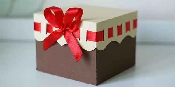 Sama škatlica za darilo