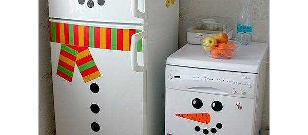 Lakukan sendiri lemari es di dapur untuk Tahun Baru