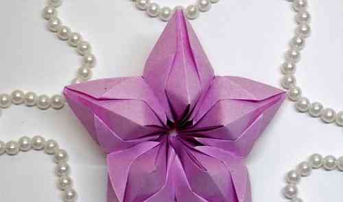 Papierový kvet (modulárny origami)