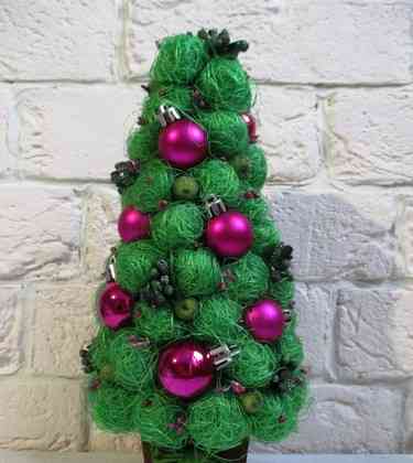 Božično drevo iz sisalovih kroglic