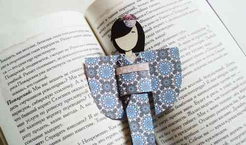Bookmark terbuat dari kardus Jepang