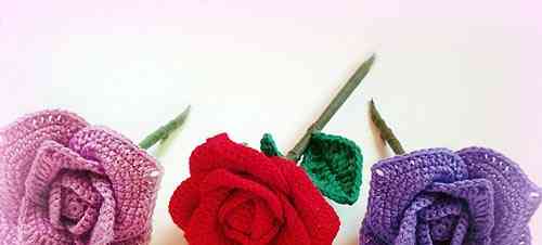 Розово цвете (плетене на една кука)