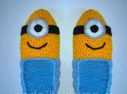 Sandal Minion (crochet)