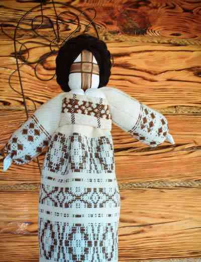 Трипільська лялька (мотанка)