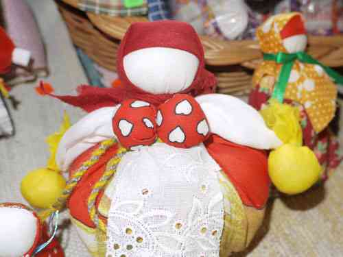 Piala Herbal Boneka